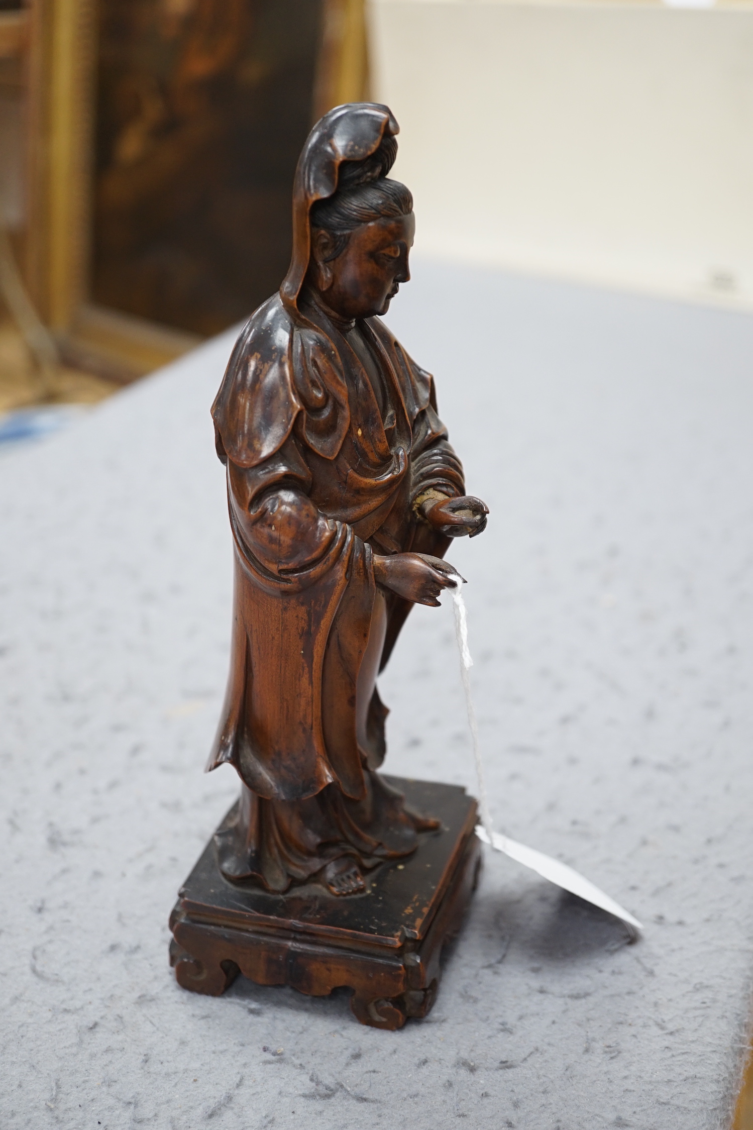 A Chinese boxwood figure of Guanyin, Qing dynasty, 22.5cm